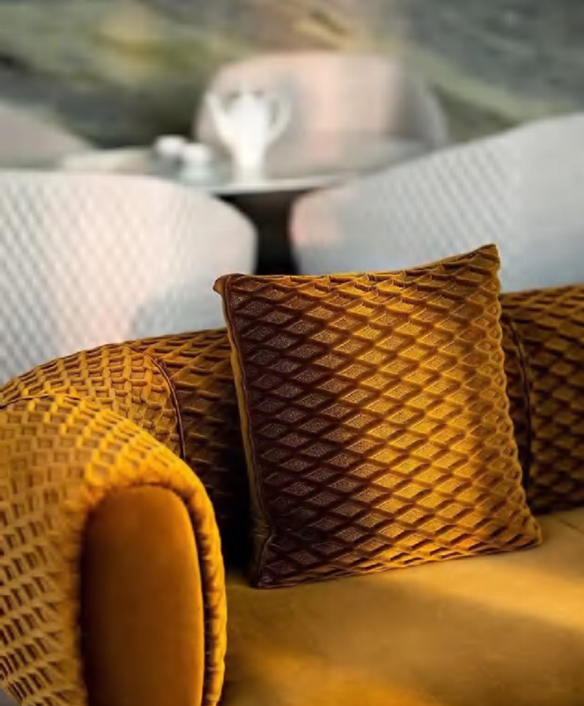 Sophisticated Three-Seater Sofa with Modern Elegance, DFUP 3170 02