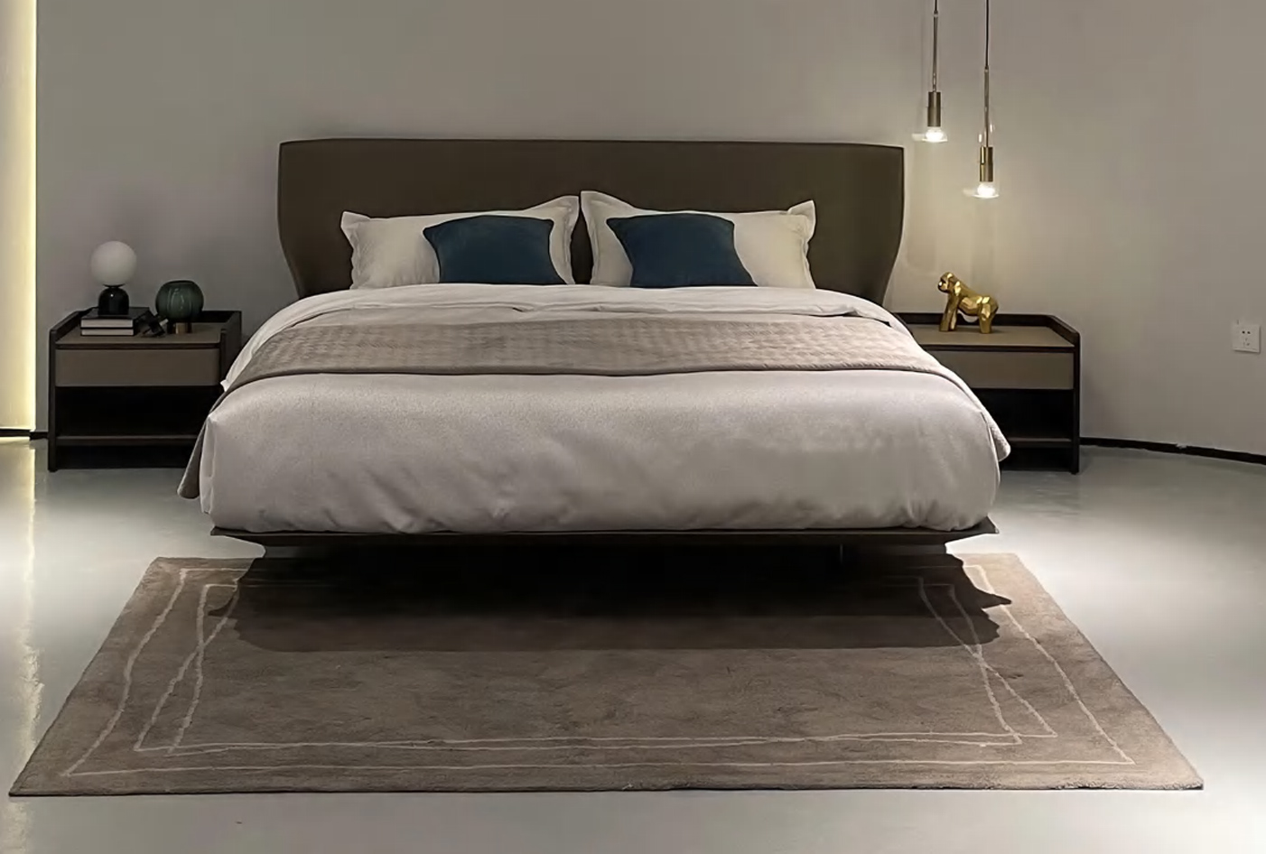 Minimalist Wingback Bed with Sleek Upholstery, DFUP 4033 02