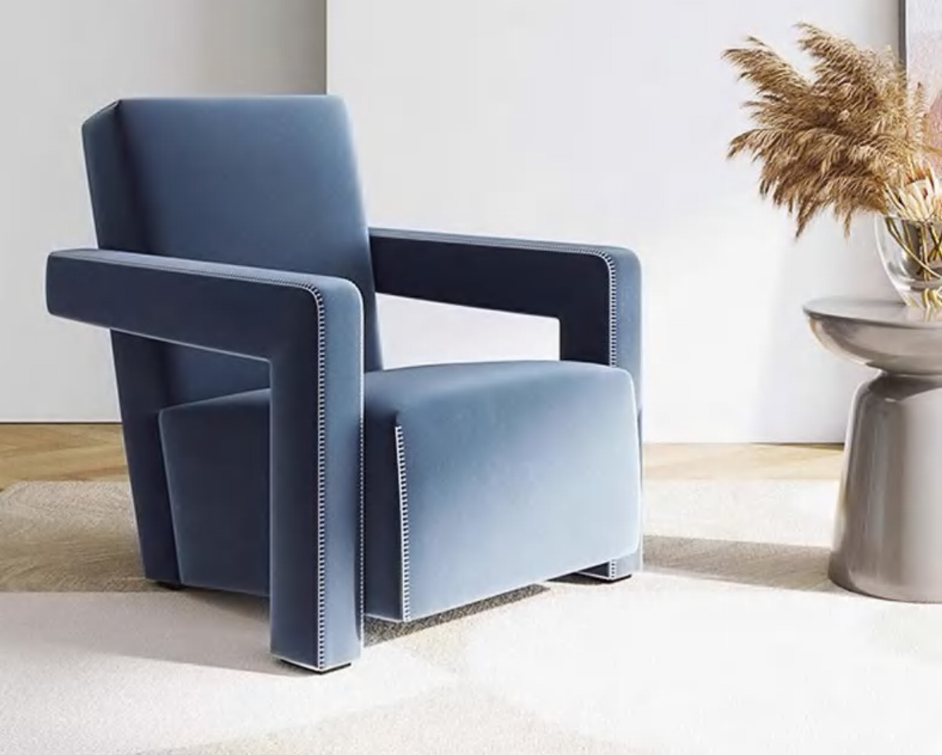 Stylish Luxury Armchair for Hotels, DFUP 2012 01