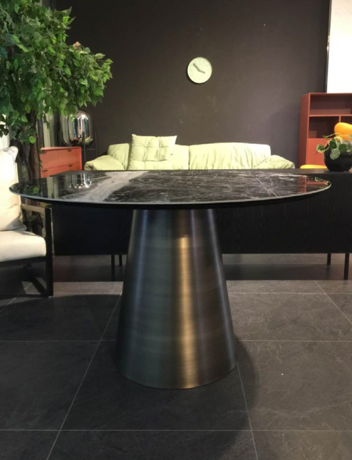 The Nari Round Dining Table, T1902 02