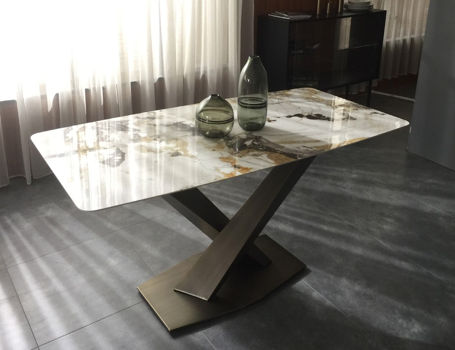 The Dancing Dining Table, T1905 01